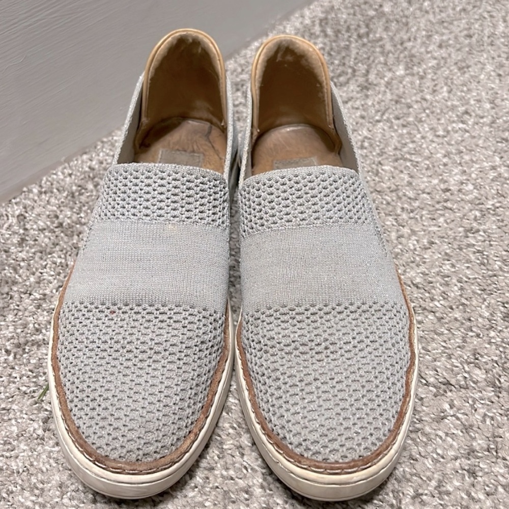 UGG Sammy Slip Ons Silver Size 7